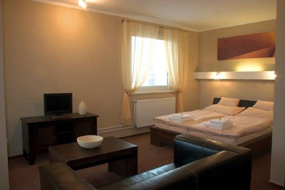 Hotel Galileo زيلينا المظهر الخارجي الصورة