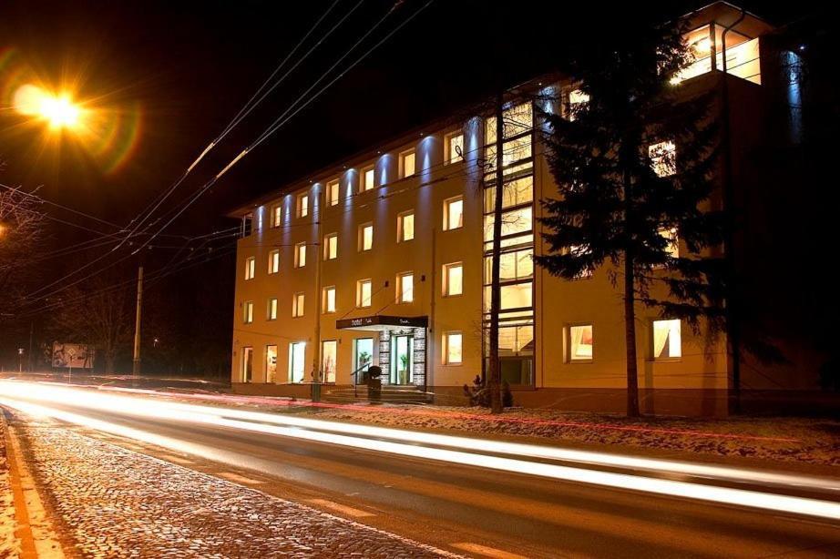 Hotel Galileo زيلينا المظهر الخارجي الصورة